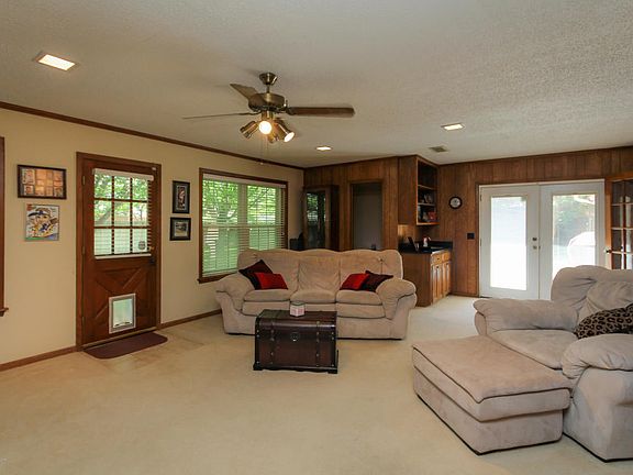 2nd image of 3717 Huntington Dr
