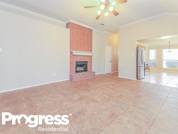 4th image of 244 Iris Ln