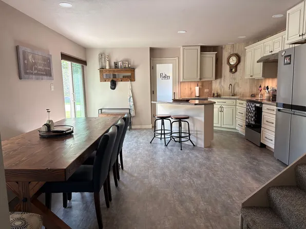 108 Mill St, Newell, IA 50568