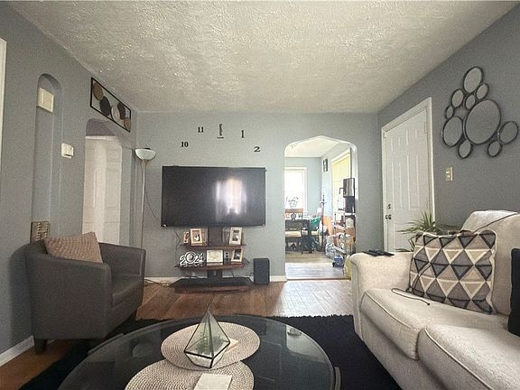 4th image of 20706 Raymond St