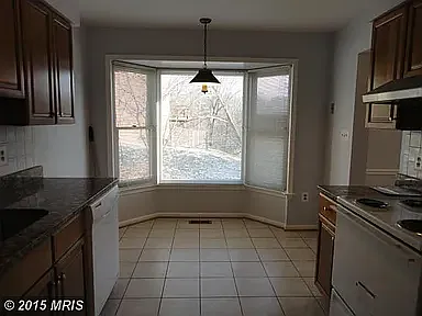 605 Whitcliff Ct — Photo 4