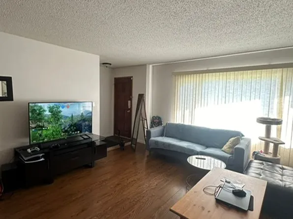 12138 85th St NW, Edmonton, AB T5B 3G6