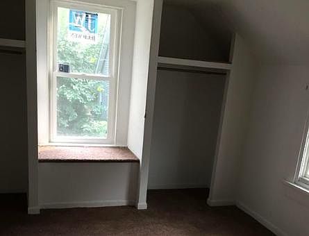 2nd image of 498 E Oakland Ave