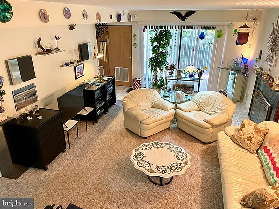 2nd image of 154 Summit House