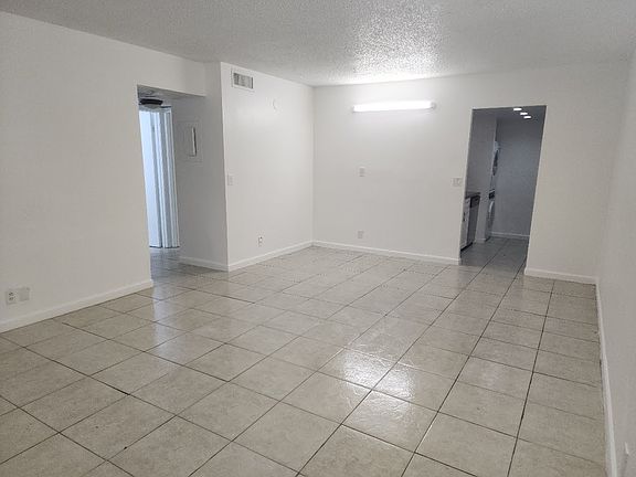 3rd image of 10046 Twin Lakes Dr #10046