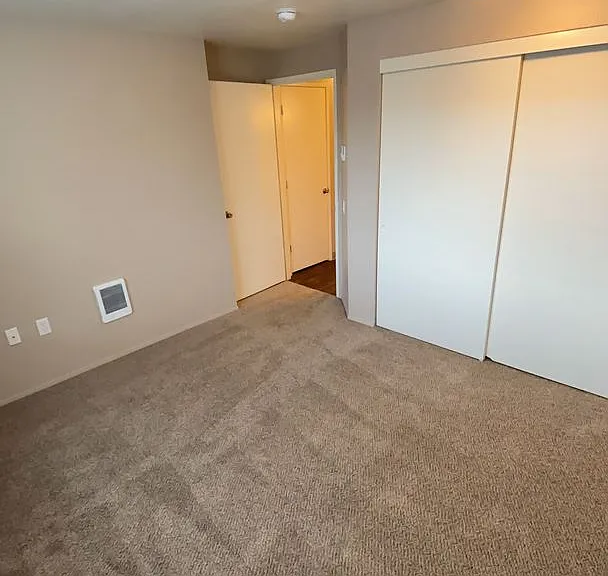 1401 N Springbrook Rd — Photo 19