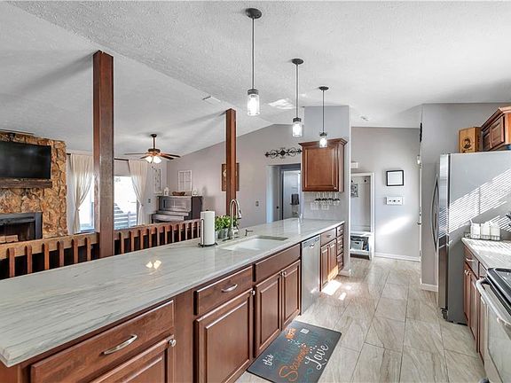 4th image of 5613 Tern Ct