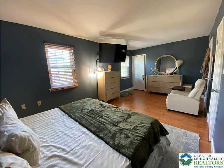1656 Angela Dr — Photo 11