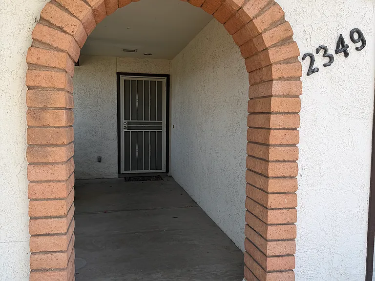 2349 E Alameda Dr — Photo 3