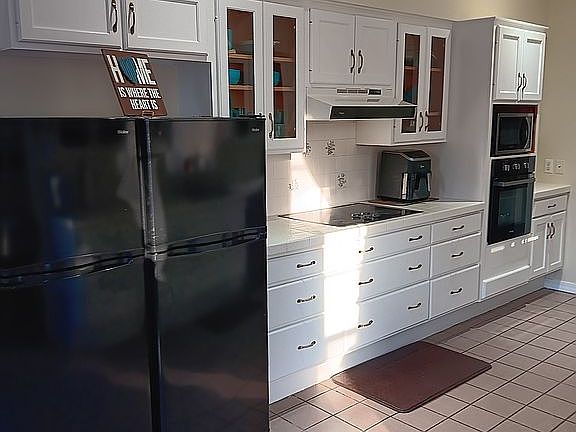 3rd image of 1100 Foley St