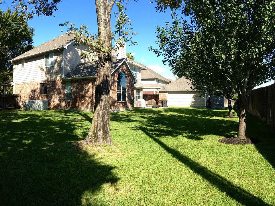 HUGE backyard!!