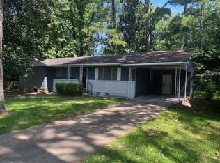 2930 Oakmont Dr, Jackson, MS 39209