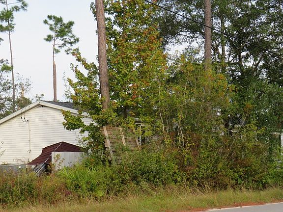 3rd image of 17705 Center Dr