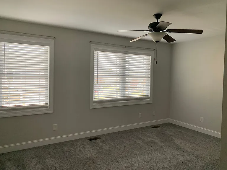 324 Meridian St — Photo 10