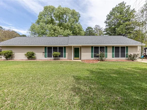 1025 Tranquility Dr, Pineville, LA 71360