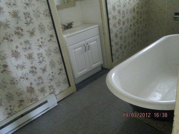 3rd image of 240 S Columbus St
