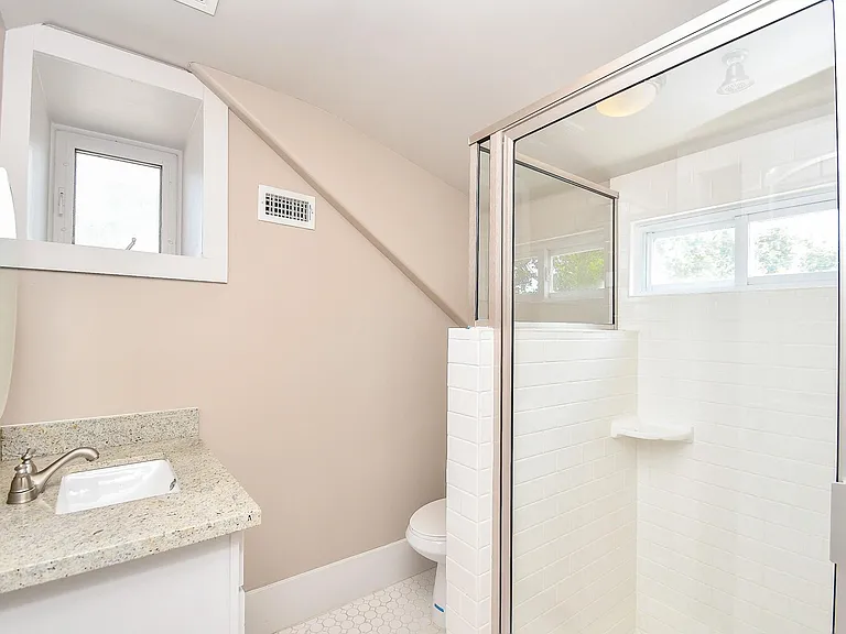 1307 Walton St — Photo 26