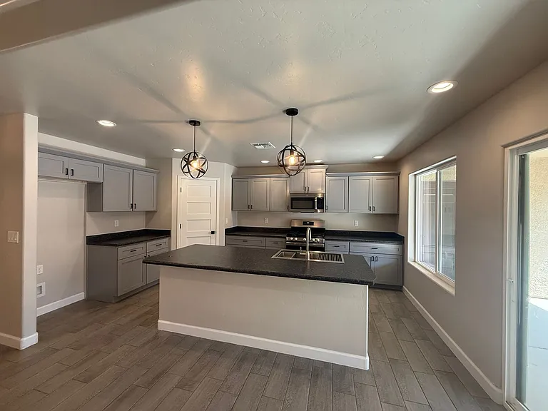 3038 Mallory Loop — Photo 3