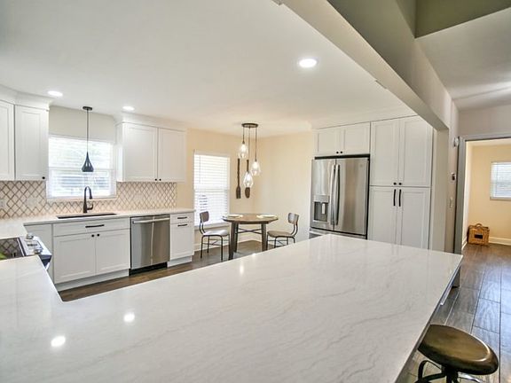 2nd image of 3 Heather Ln