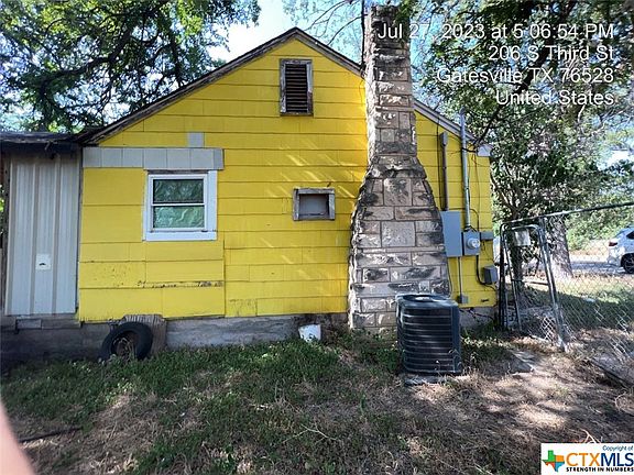 3rd image of 206 S 3rd St