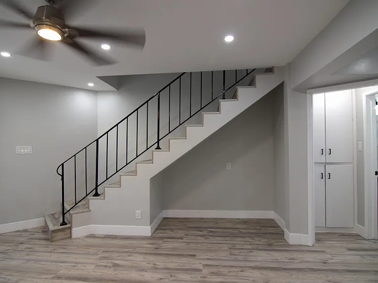 120 Roswell Ave #12 — Photo 85