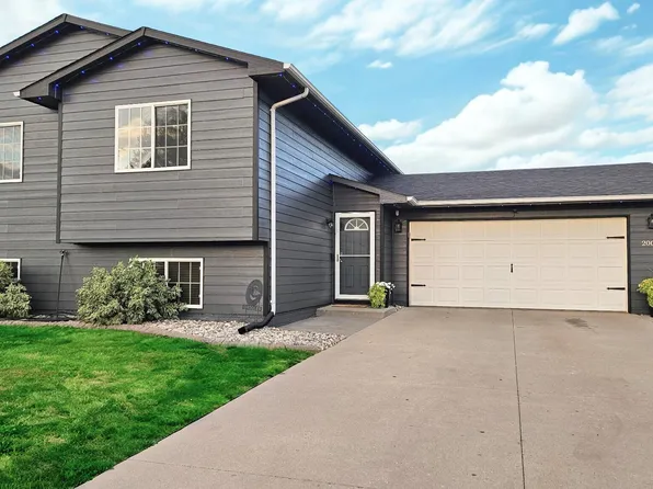 200 N Lily St, Worthing, SD 57077