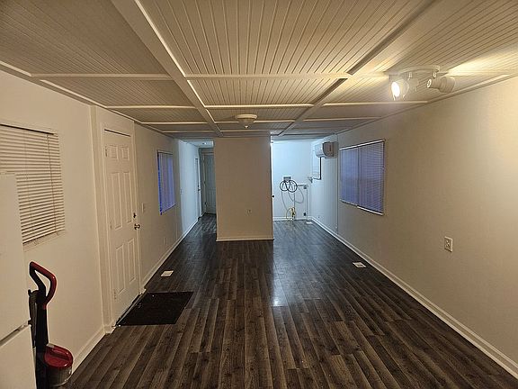 4th image of 25151 Dequindre Rd #30