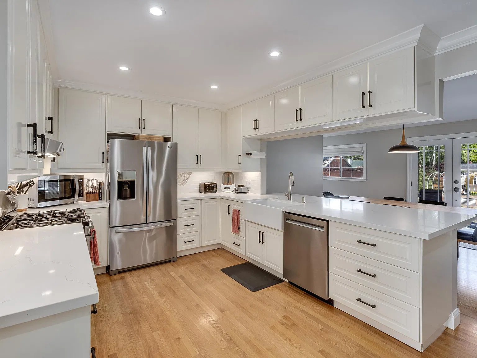 230 S Hartson St — Photo 2
