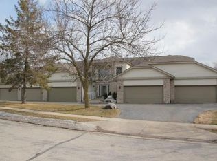 1414 Sunnyridge Rd, Pewaukee, WI 53072