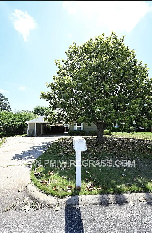 3 bed, 2.0 bath, 2038 sqft, $1,700 — Photo 2