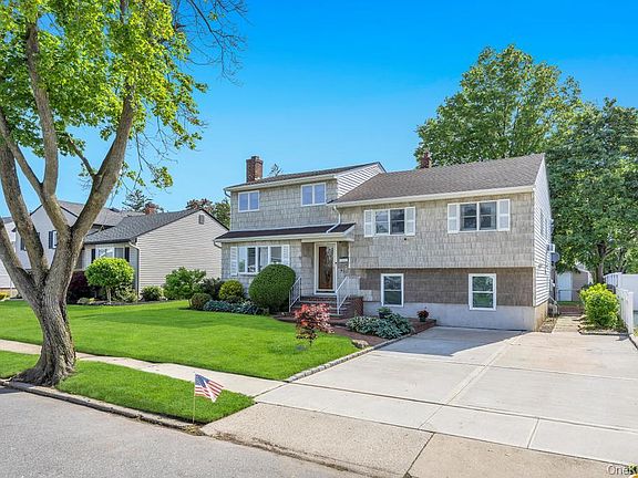 2nd image of 11 Edgewood Drive