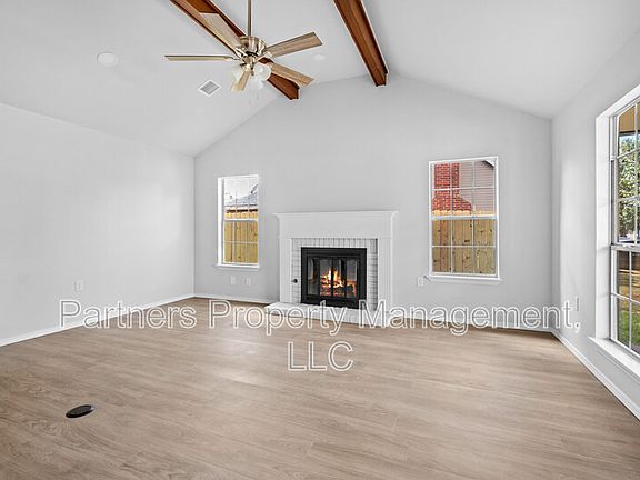 2nd image of 2410 W Mulberry St