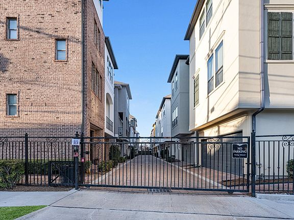 5th image of 3414 Center St