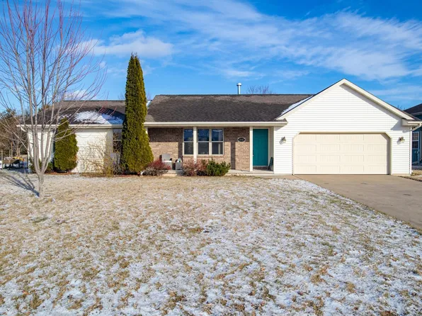 1051 Symphony Blvd, Neenah, WI 54956