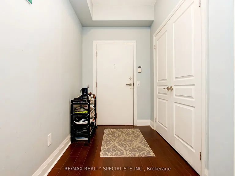 1 Hurontario St #1005 — Photo 6