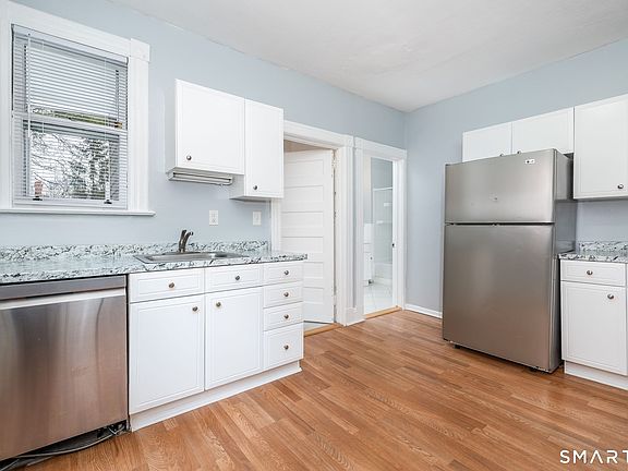 5th image of 38-40 Sherman St #38