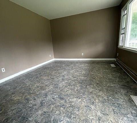 3rd image of 407 Pam Dr