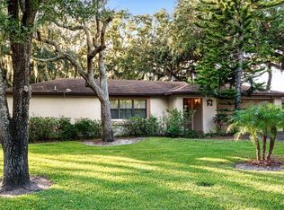 1105 N Valencia Ave, Howey In The Hills, FL 34737