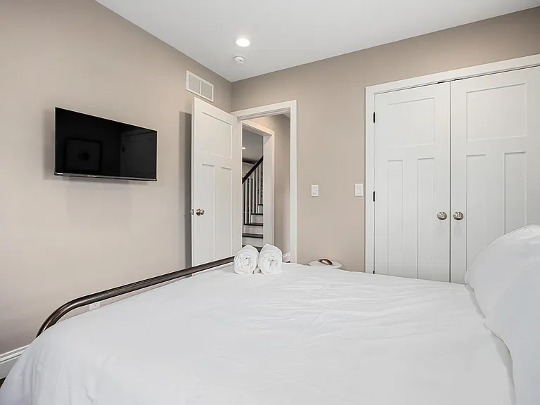 4805 N Columbus Ave — Photo 28