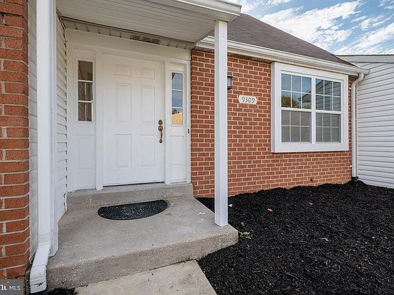 4th image of 9309 Seven Courts Dr