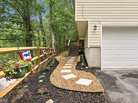 5th image of 286 Oregon Hollow Rd