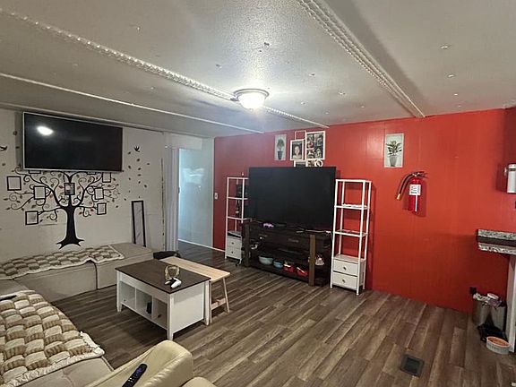 2nd image of 205 Delaware Ave