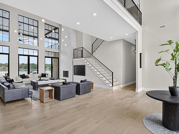5th image of 7346 Lake Point Cir