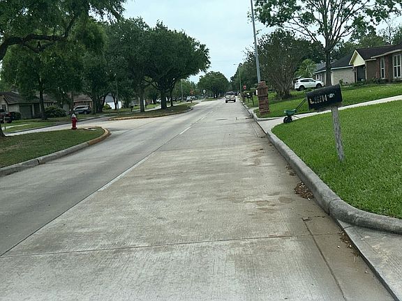 5th image of 16710 Blackhawk Blvd