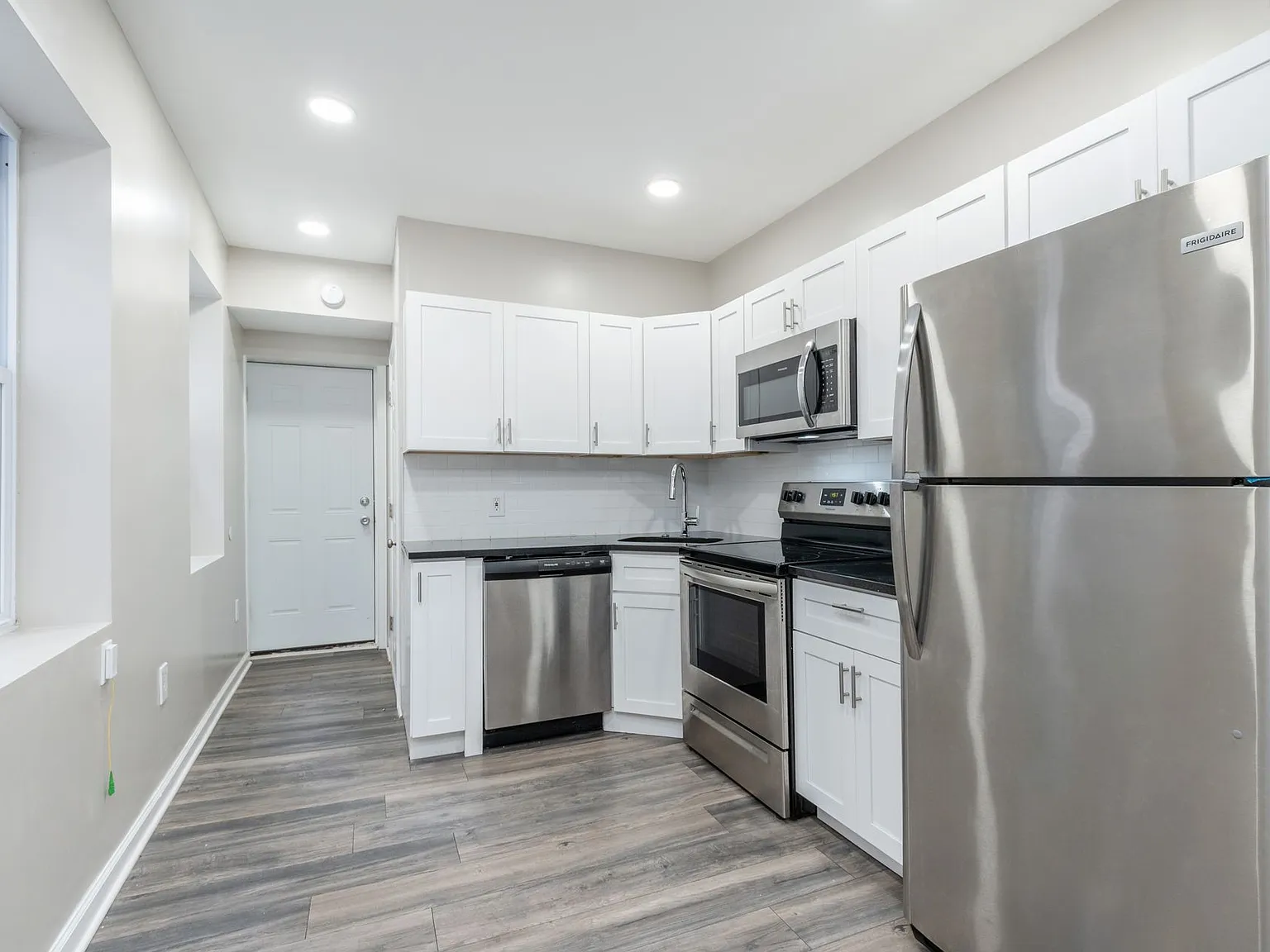 1420 Cambridge St — Photo 1