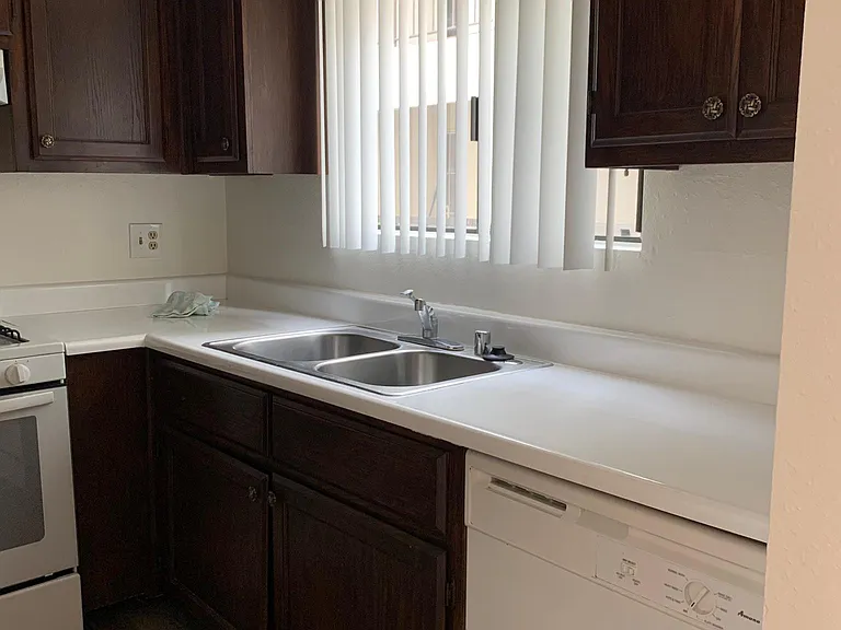 814 E Windsor Rd #107 — Photo 10