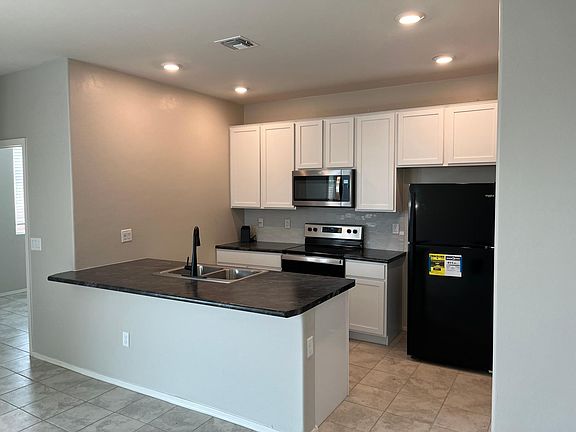 4th image of 807 W Calle Calca