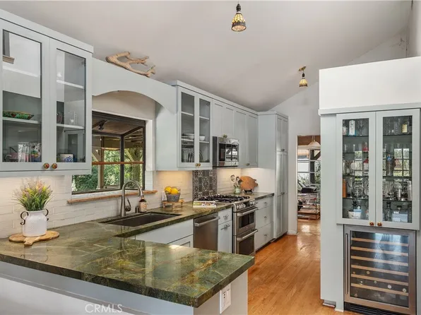 9201 Grundy Ln, Chatsworth, CA 91311