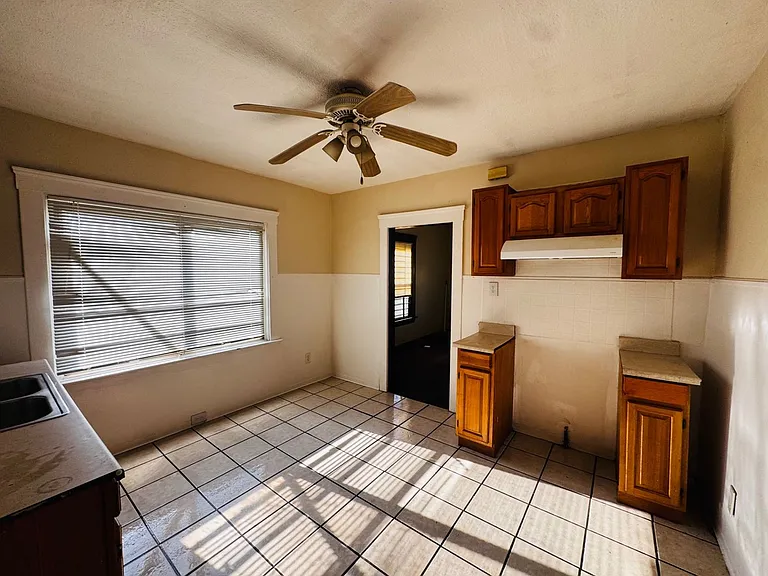 14012 Glendale Ave — Photo 20
