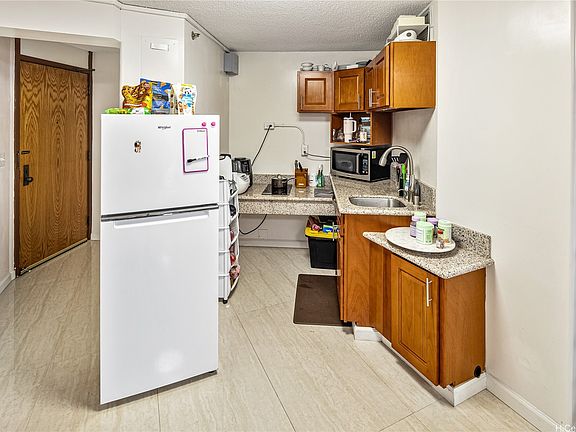 3rd image of 1088 Bishop St APT 2210